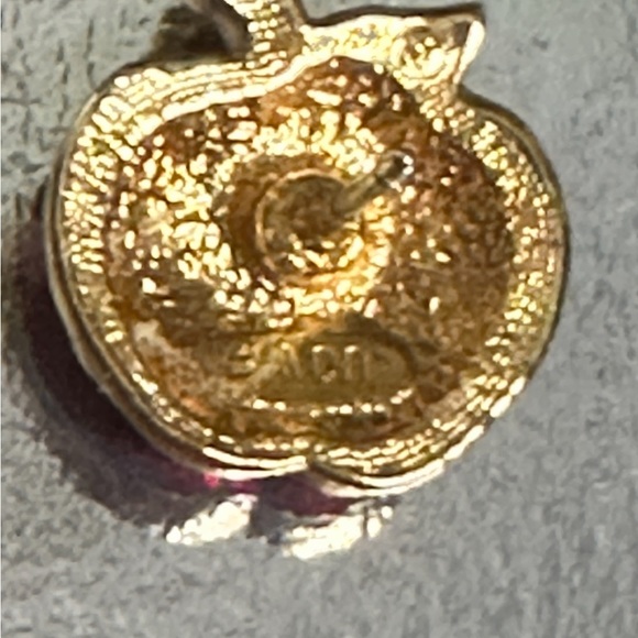 - Vintage 1990’s Avon Apple Earrings, super cute, heavy/durable. - Picture 3 of 5